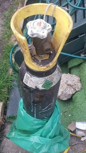 Gas cylinder - ,